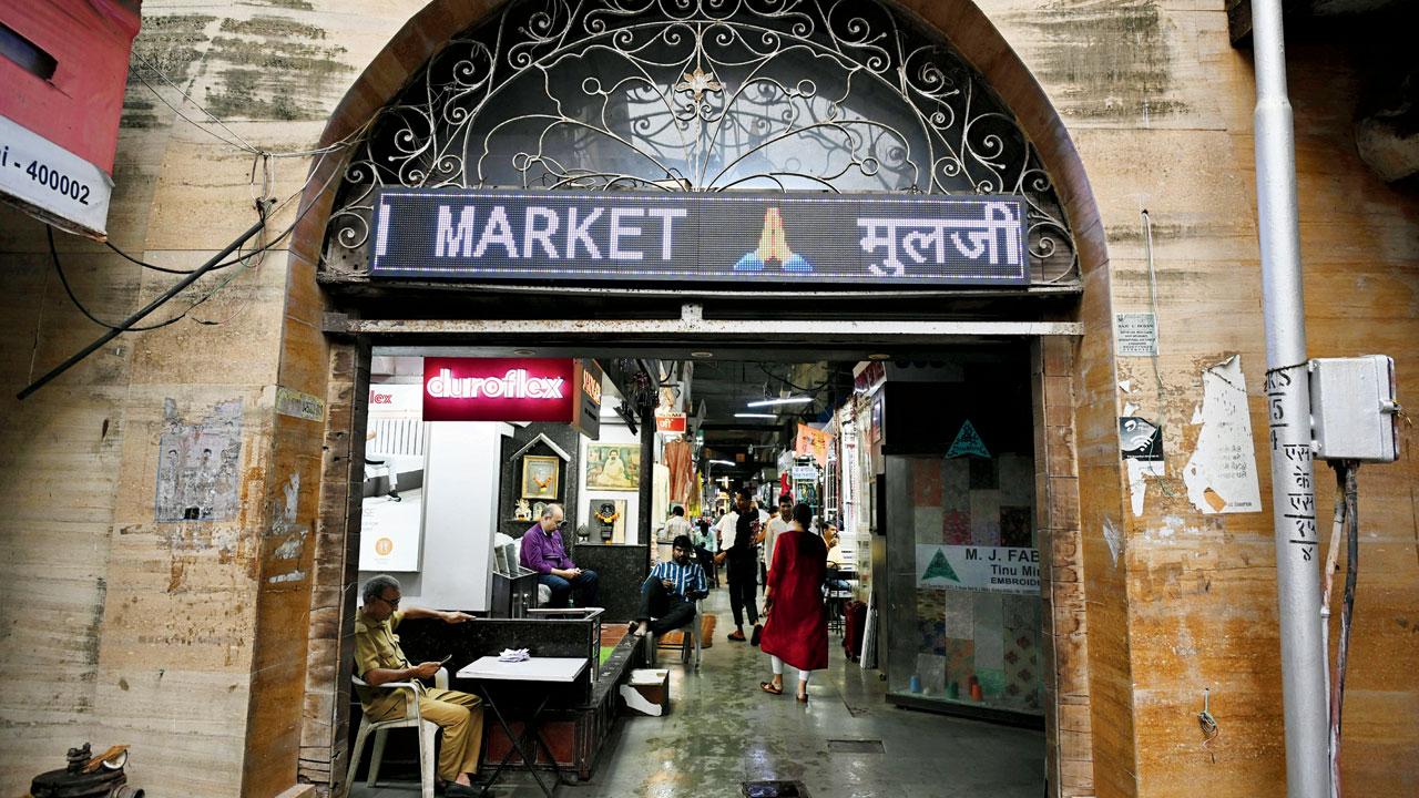 The entrance to Mulji Jetha Market, one of the largest textile markets in Asia, near Zaveri Bazar. Pic/Ashish Raje