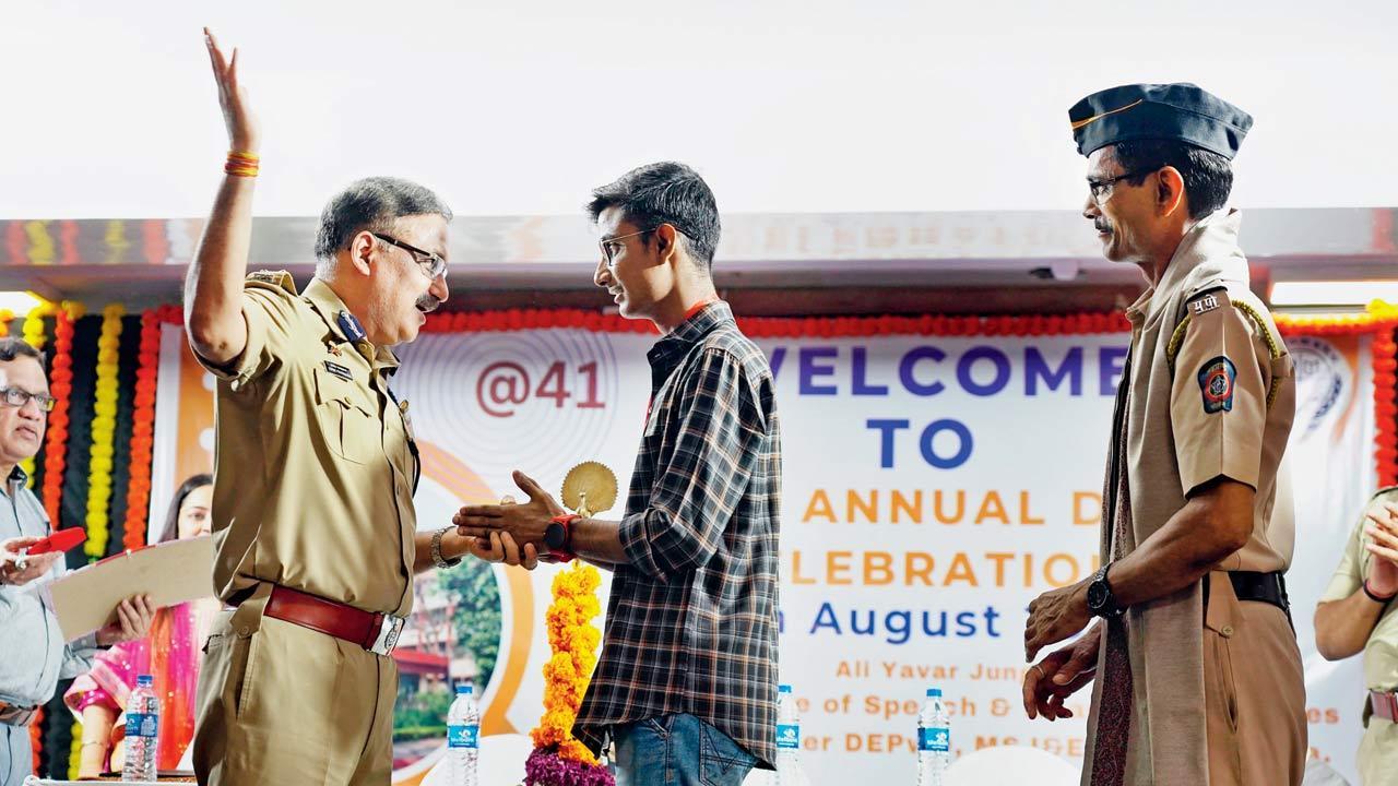 Mumbai police considering hiring disabled in force