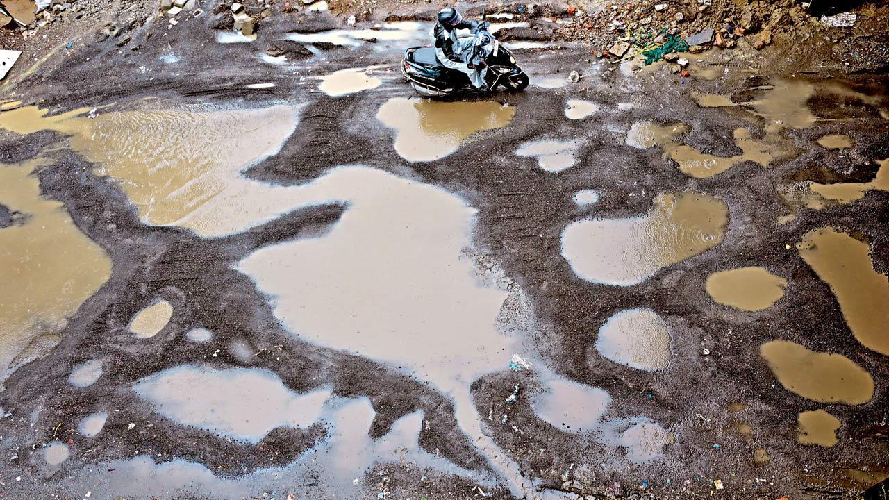 Officially, only 334 potholes in Mumbai