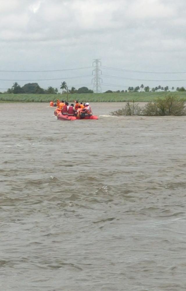 In a tragic incident took place in Akiwat in the Shirol taluka in Kolhapur, an official said