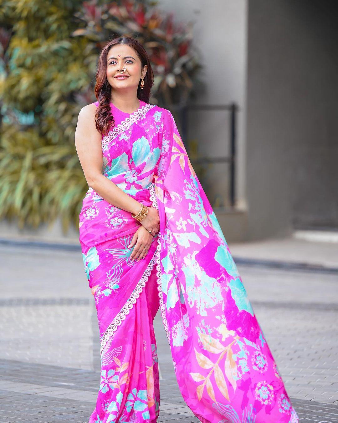 If you're searching for a lightweight saree, then this printed pink saree by Devoleena Bhattacharjee can be a perfect choice