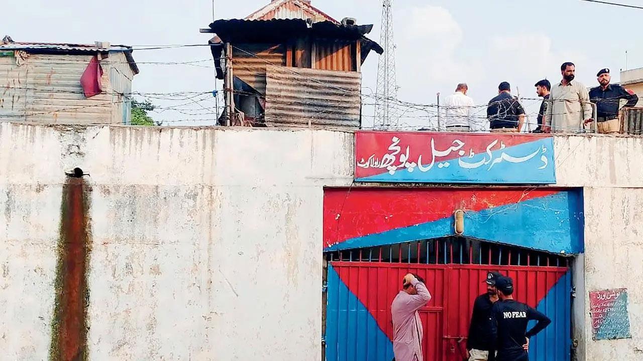 Trade suspended along border of Pak-Afghanistan
