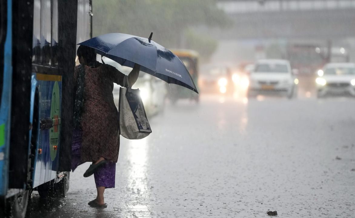 Mumbai weather update: IMD forecasts light rainfall for city and suburbs