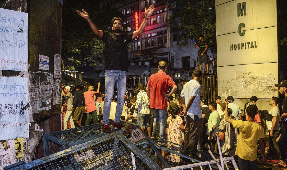 Kolkata doctor rape-murder: RG Kar Hospital nurses protest after goons vandalise premises