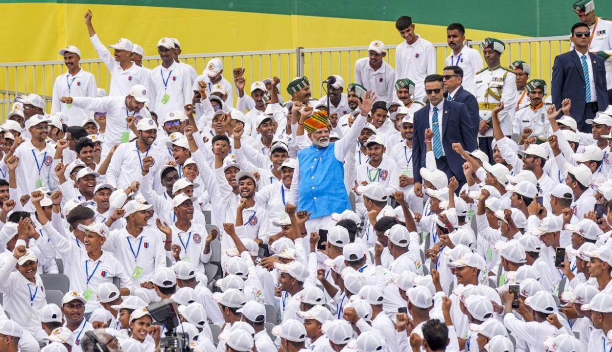 Indian Olympic contingent, Lakhpati Didi beneficiaries among 6,000 guests