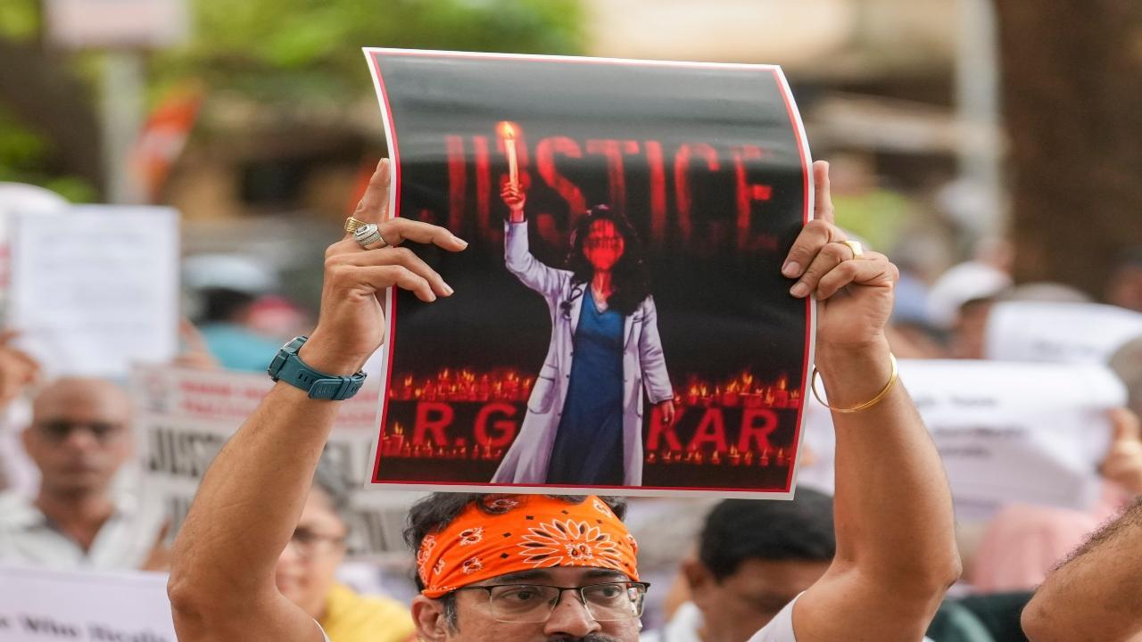 WATCH HERE: Mumbai doctors protest at Azad Maidan over Kolkata rape-murder case