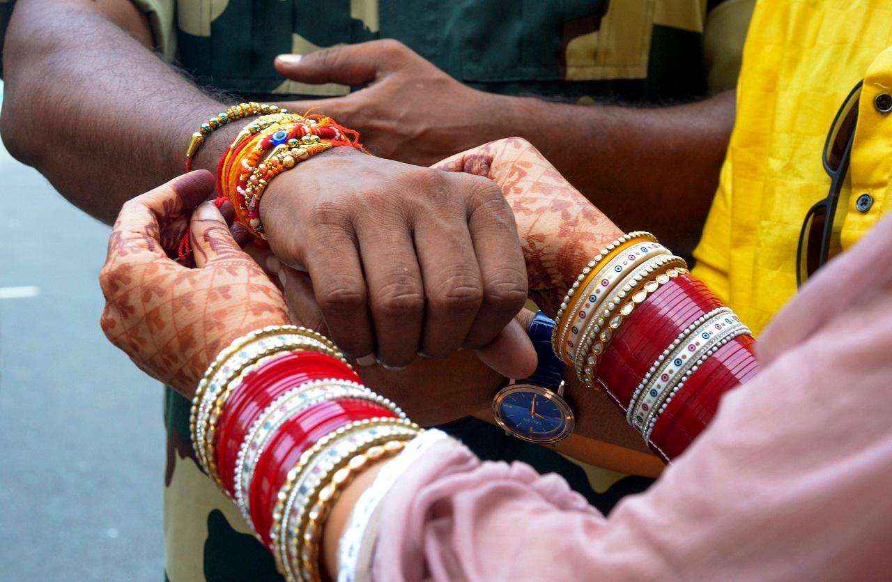 They worshipped Lord Shiva by offering bel leaves, milk, and garlands, and participated in special puja and abhishek organized on the occasion