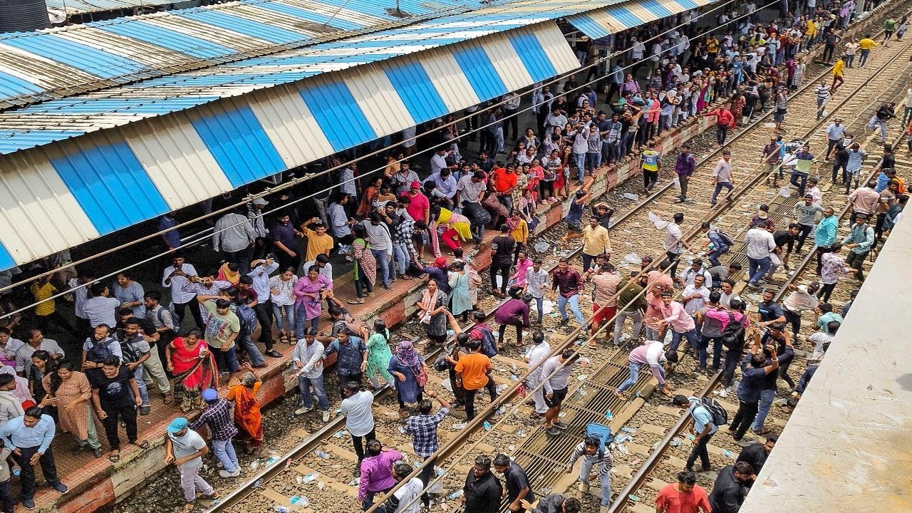 Badlapur sexual assault case shocking; cannot compromise on safety, security of girls: Bombay HC