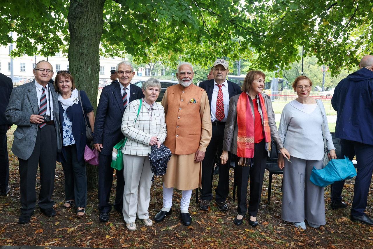 The memorial, located at the Square of the Good Maharaja, Warsaw, is a remembrance to the deep respect and gratitude that the people and government of Poland have for the Jamsaheb of Nawanagar Digvijaysinhji Ranjitsinhji Jadeja, (of modern day Jamnagar in Gujarat), the Ministry of External Affairs (MEA) said in a release