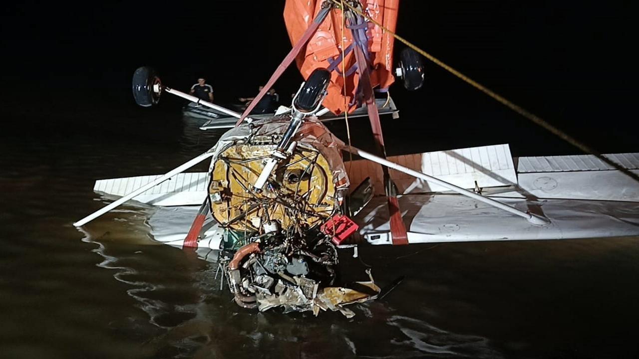 Indian Navy pulls out wreckage of missing aircraft from Chandil dam in Jharkhand