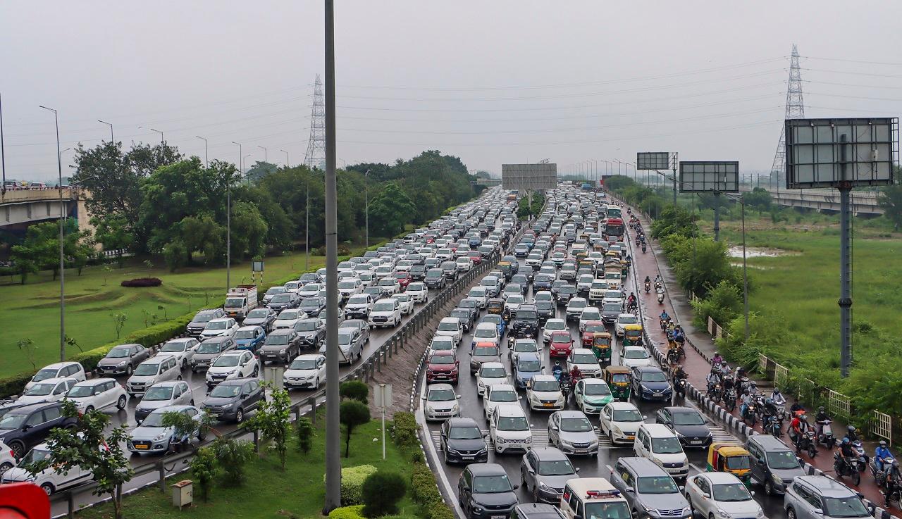 The minimum temperature was recorded at 23 degrees Celsius, three notches below the season's average, according to the India Meteorological Department (IMD). The humidity level was 100 per cent at 8.30 am