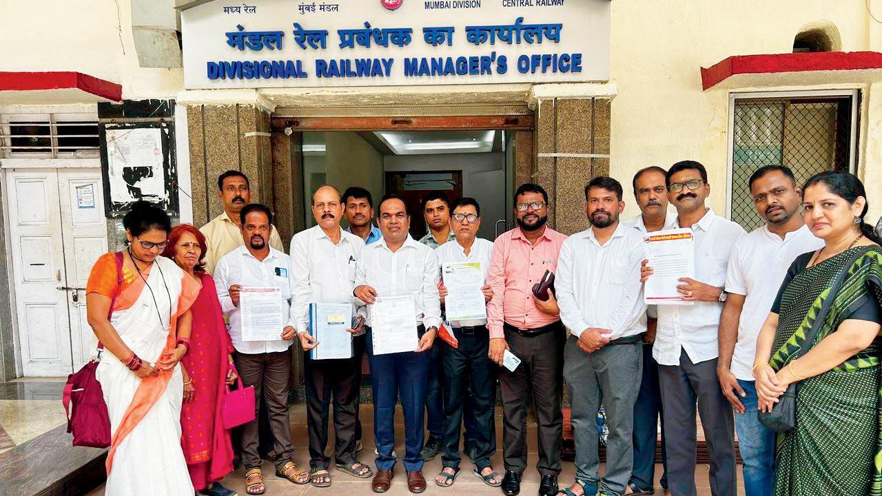 Mumbai: Passenger associations and Railways meet ends in dead-end