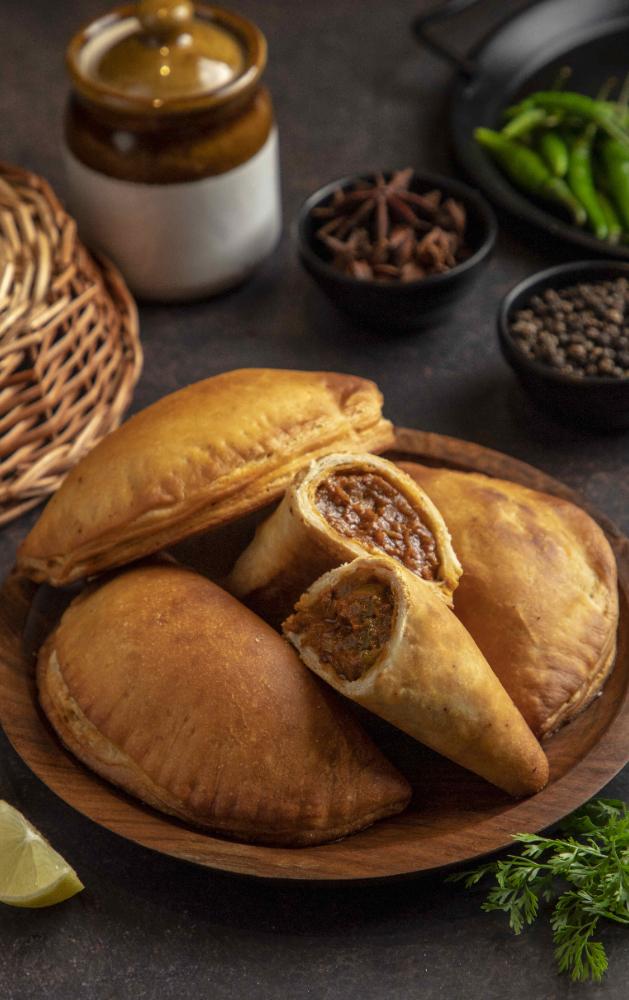If you love pav bhaji, then they have also made Pav Bhaji Calzone or simply the Irani Kheema Quiche to enjoy classic Mumbai dishes