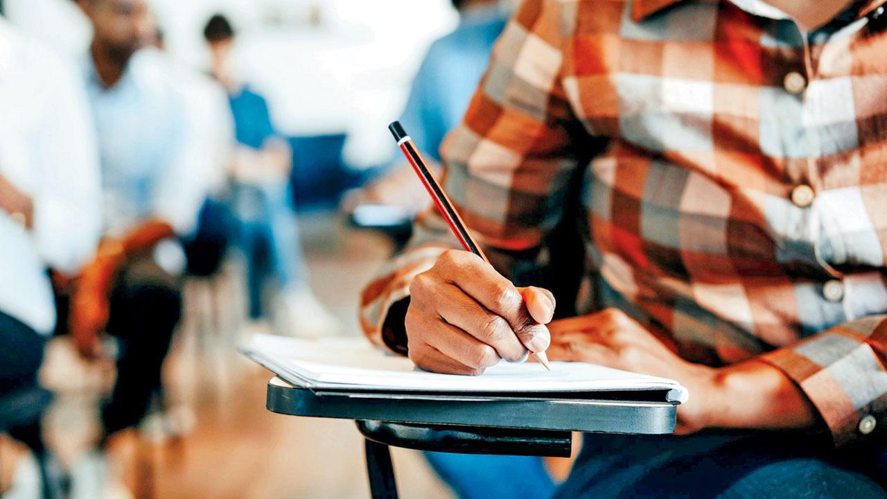 Seven held for malpractice in police exam near Mumbai