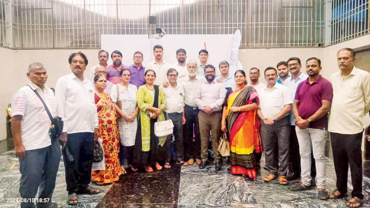 Protest looms as Mumbai commuters demand new rail authority