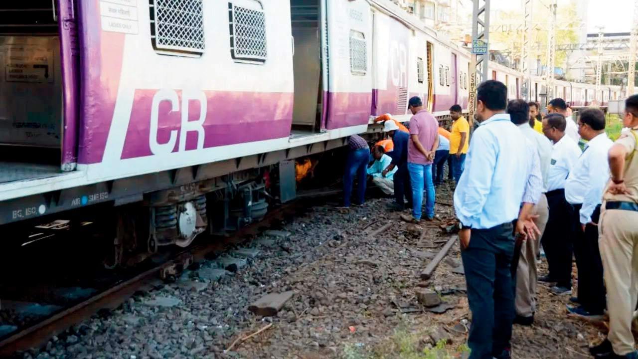 Mumbai: ‘Wear White’ protest to highlight local rail commuter demands