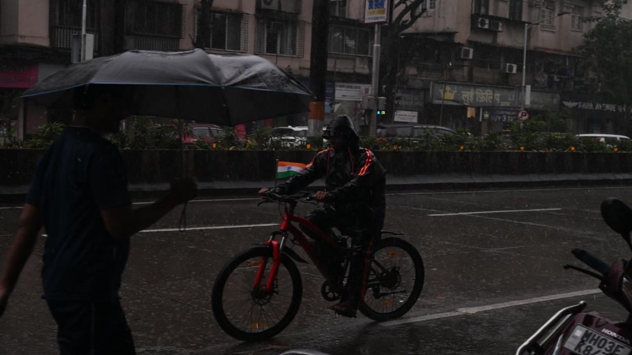 The weather department, in its latest Mumbai weather update, has predicted a 