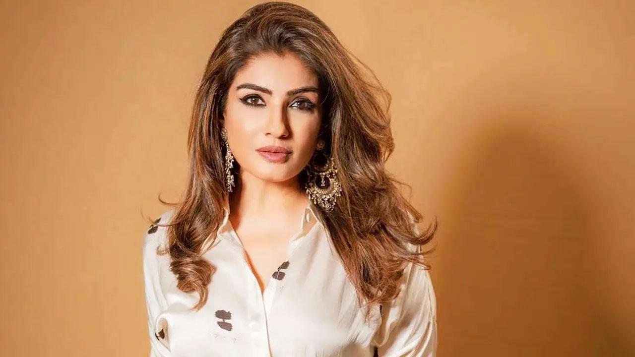 Raveena recalls how she changed outfits in three secs for ‘Shehar Ki Ladki'