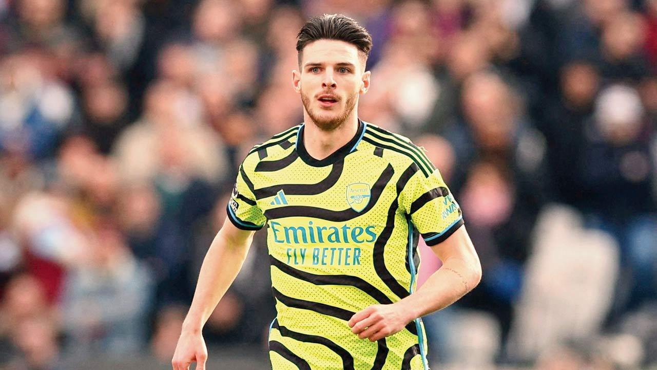 Rice sent off as Arsenal held by Brighton 1-1