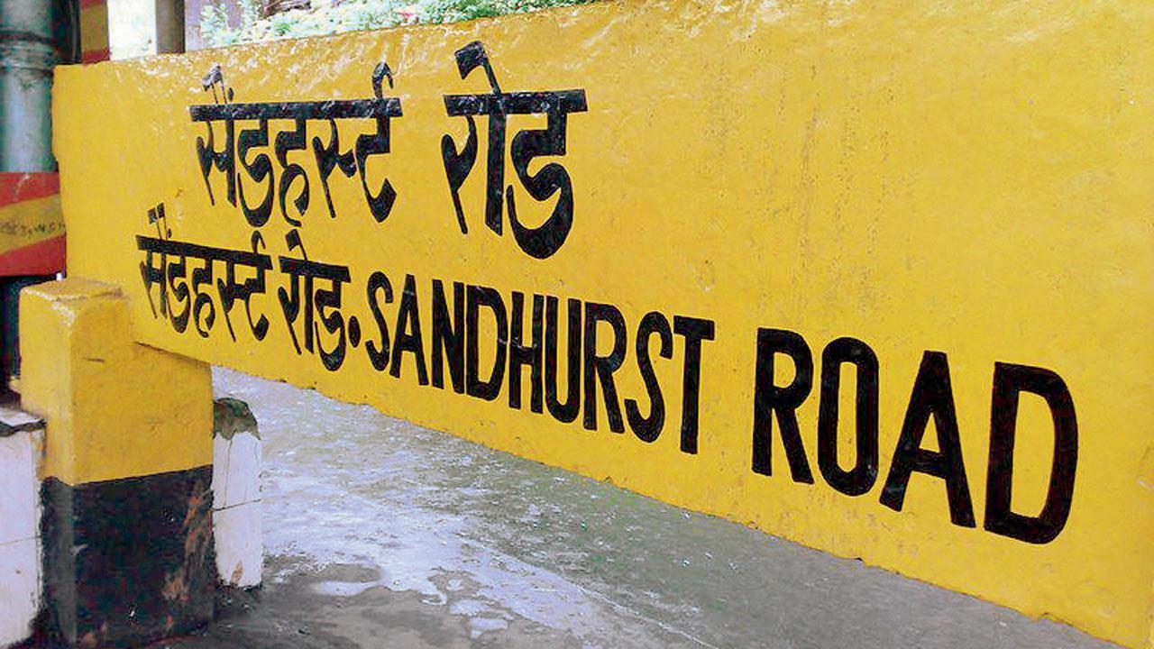 Mumbai: Central Railway draws flak for its harbour line plans