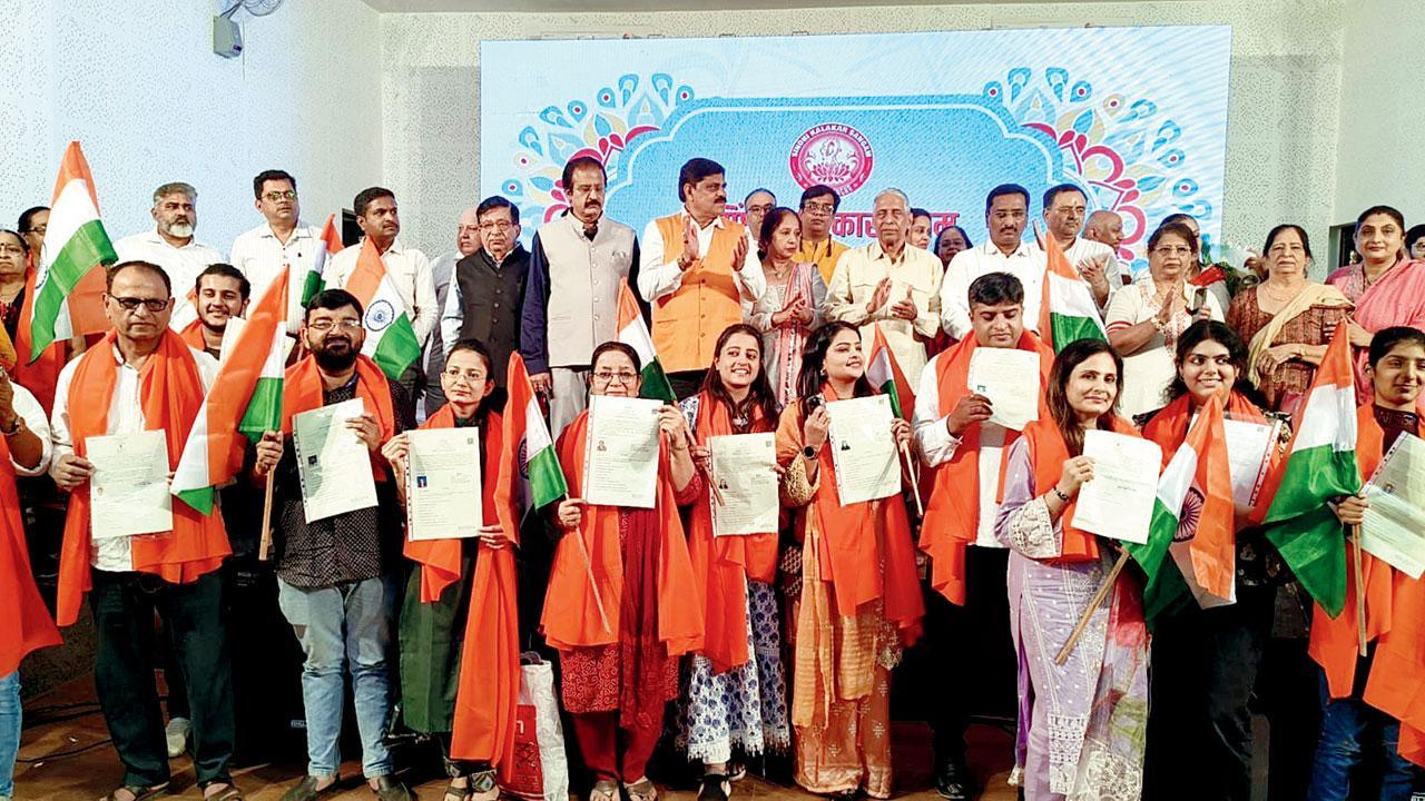 Ulhasnagar: 58 Sindhi migrants get Indian citizenship