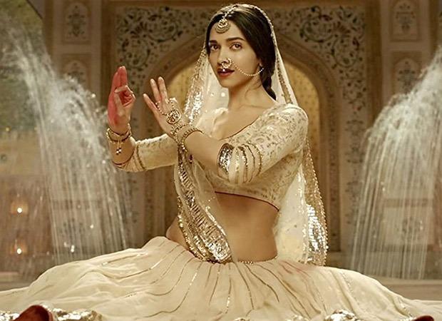 Mohe Rang Do Laal  
From Bajirao Mastani, this semi-classical song featuring Deepika Padukone captures the essence of Holi, symbolizing Radha’s desire for Krishna to colour her with love