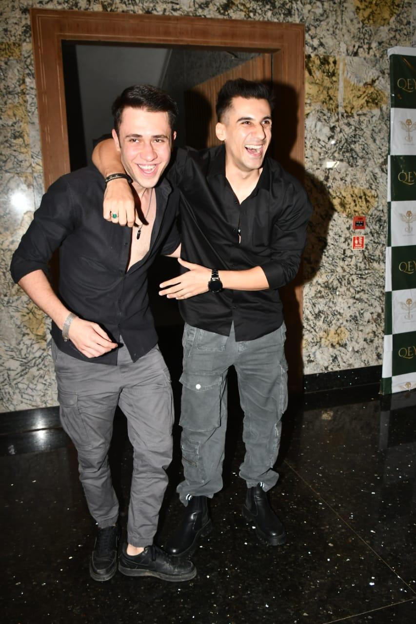 At the success bash, Splistvilla X4 contestant and winner Hamid Barkzi posed with close friend Amir Hossein