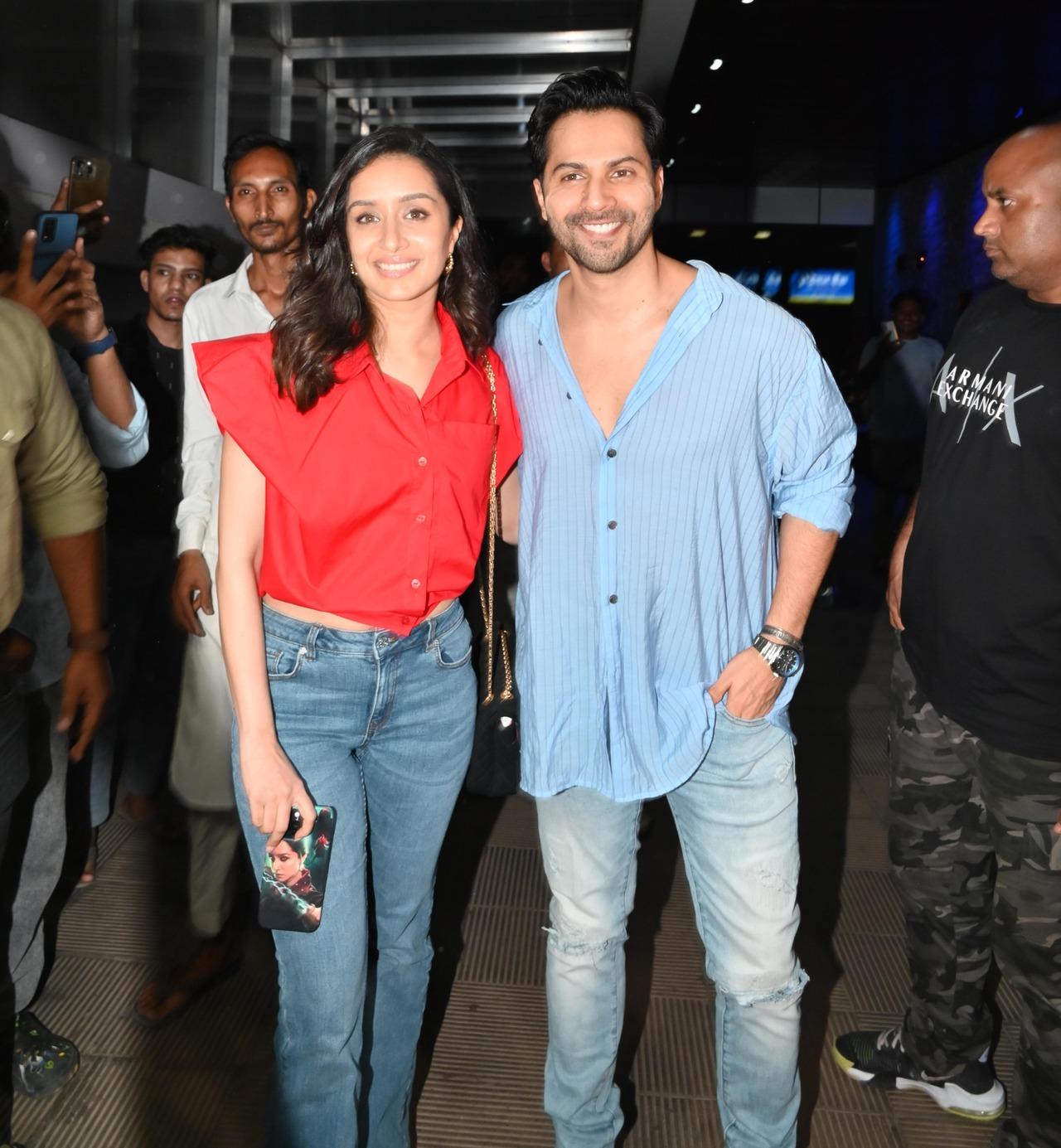 Did you guys notice that phone cover in Shraddha's hand? Yes, it's Stree 2 poster printed on her phone cover