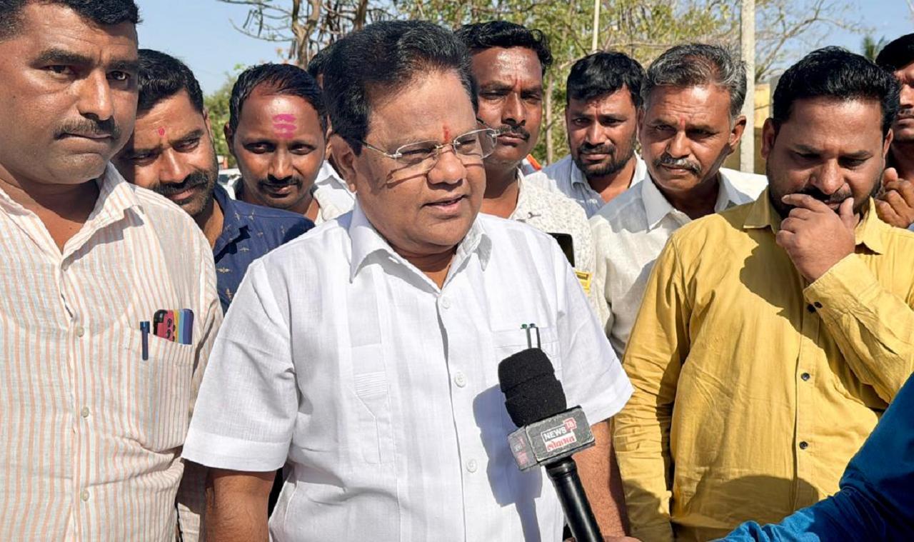 Sit next to NCP ministers at cabinet meetings but it's nauseating: Shiv Sena minister Tanaji Sawant