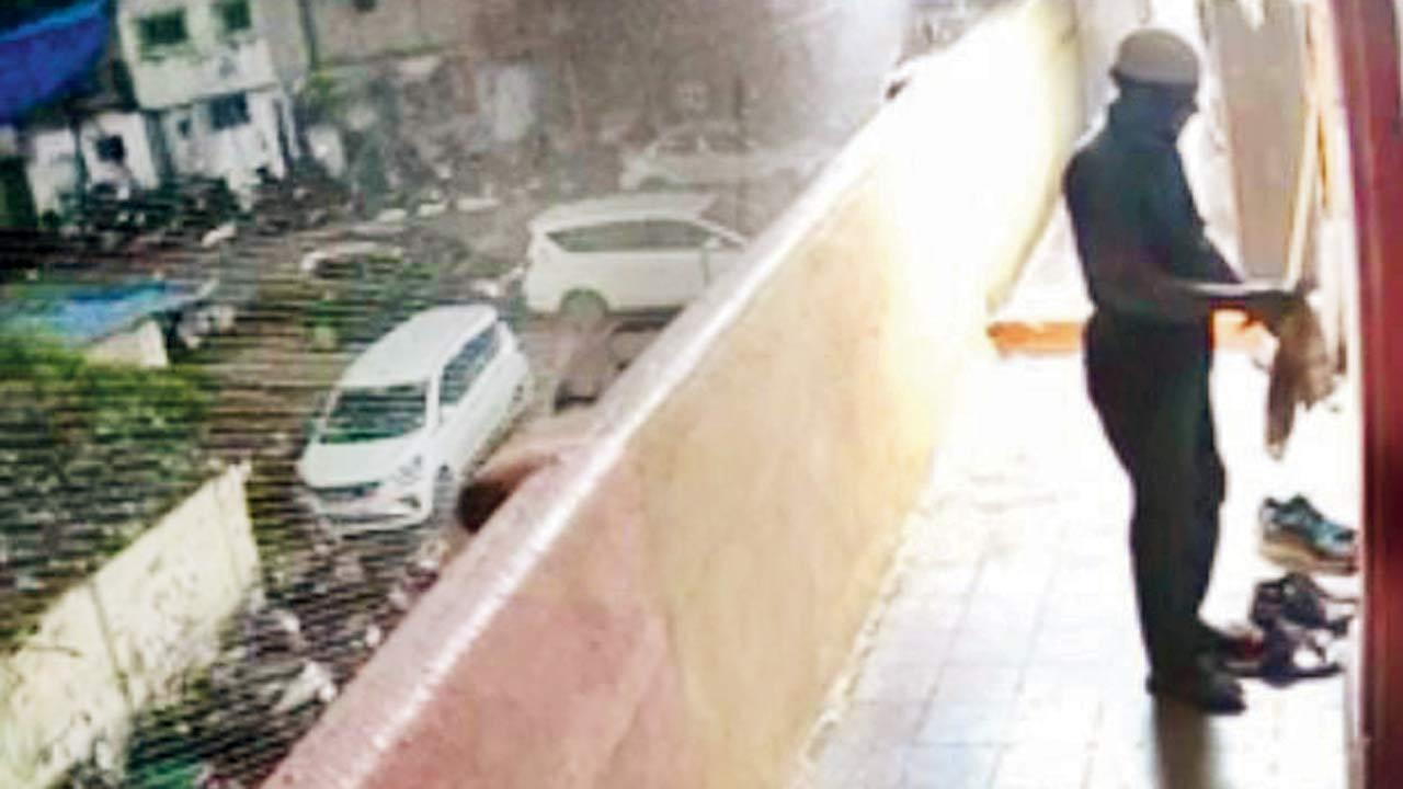 Mumbai: Thief who broke into police quarters arrested