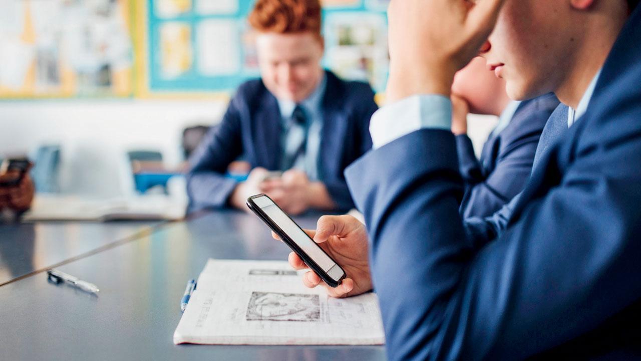 UK schoolchildren to be trained in spotting fake news after riots