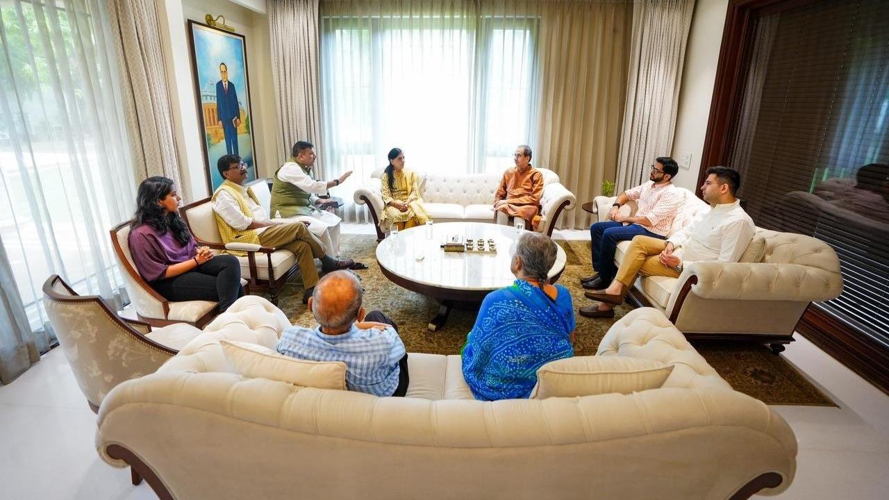 Speaking about the meeting, MP Sanjay Singh said that the former Maharashtra CM extended his support to Sunita Kejriwal and the Delhi CM's parents