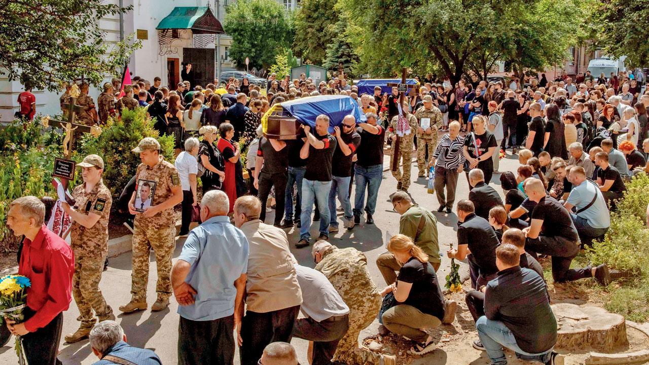 Civilians urged to evacuate as Russian troops approach