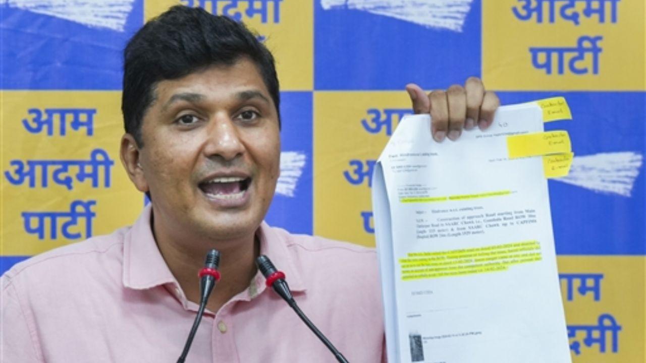 Bharadwaj referred to an email from the Delhi Development Authority (DDA) that reportedly confirms the LG's order to fell the trees. He stated that this evidence exposes the LG and the BJP’s actions to the people of Delhi.