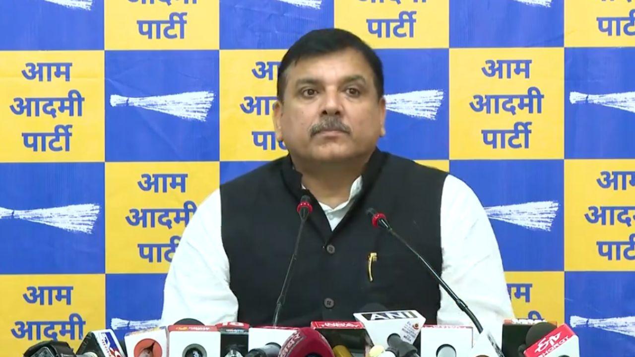 Singh accused the LG of favouring wealthy individuals with farmhouses in the area, rather than protecting the environment and the interests of the people of Delhi.