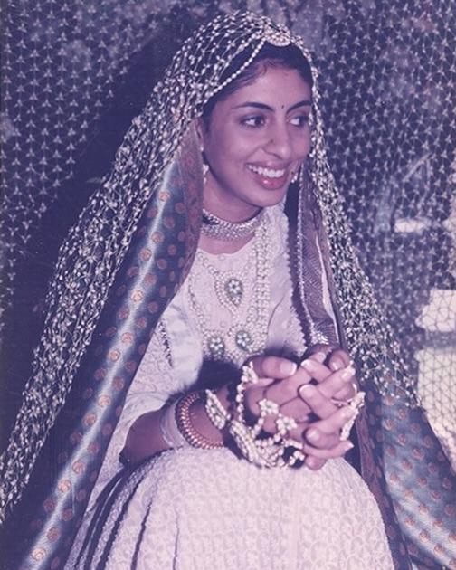 Shweta Bachchan, a constant muse for Abu Sandeep, stunned in white—a rare bridal choice in the 90s. Draped in intricately hand-embroidered Chikankari, she set a lasting trend with her elegant look.