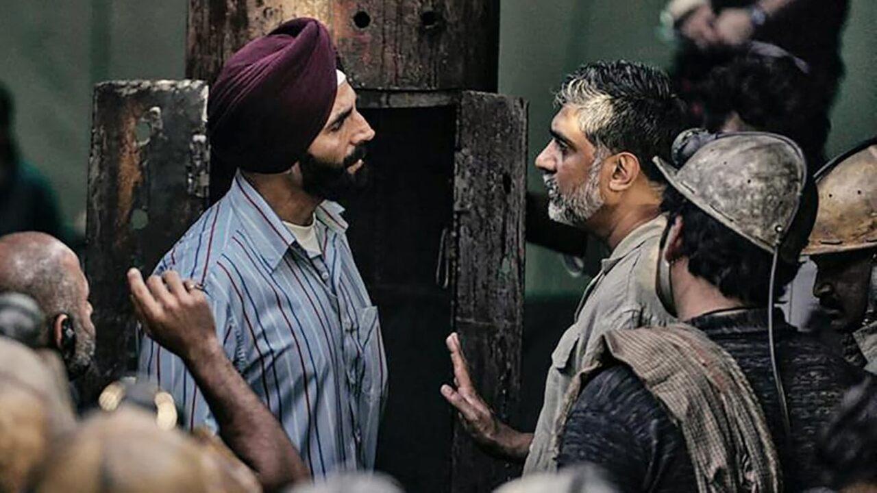 Mission Raniganj (2023): 
This film based on a real life story was also a flop at the box office. It collected Rs 2.8 cr on opening day and ended with a lifetime of Rs 33.74 cr