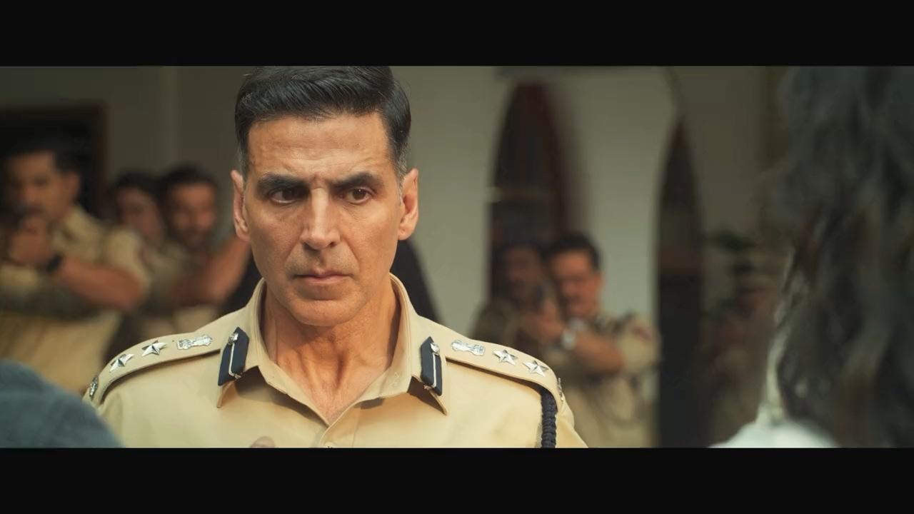 Sooryavanshi (2021)
This Rohit Shetty directorial was the first proper release since the pandemic in the theatres. The film opened to Rs 26.29 cr and collected a total of Rs 120.66 cr