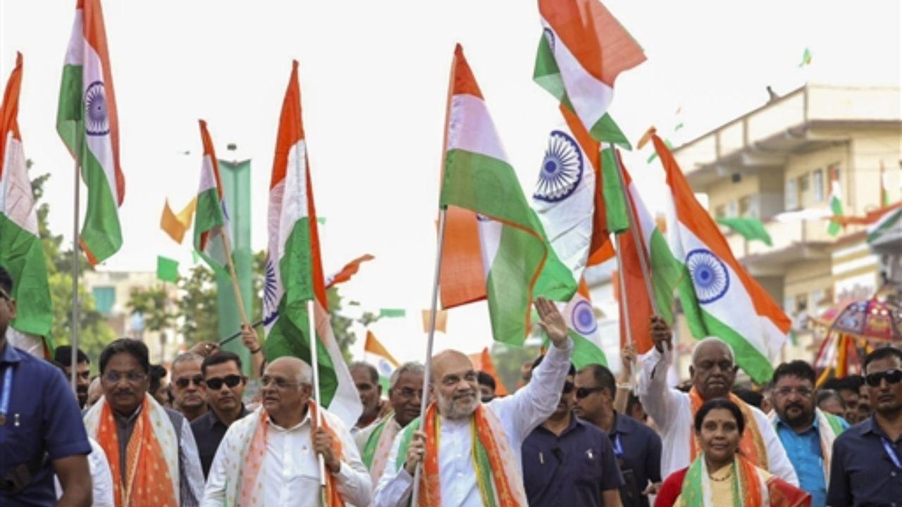 Shah encouraged widespread participation in the 'Har Ghar Tiranga' campaign by flying the national flag and taking selfies, as per the prime minister’s appeal. He also promoted the use of khadi, aligning with PM Modi's call to revive traditional Indian textiles.
