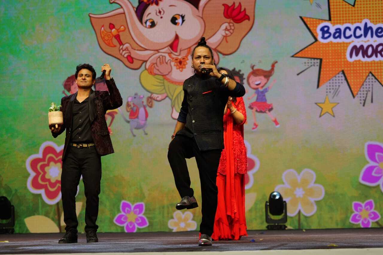 The evening’s highlight was the performances by renowned singers Sonu Nigam and Kailash Kher, who lent their voices to celebrate and encourage the children’s efforts in contributing to a greener planet. 