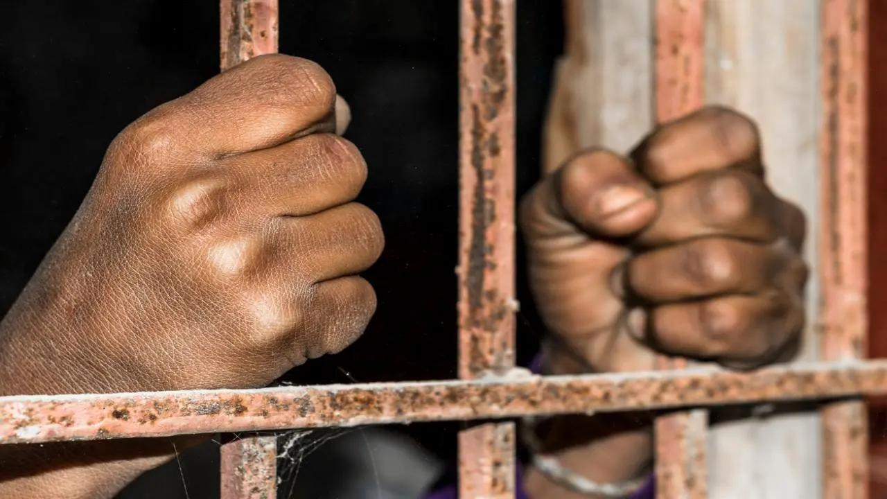 Mumbai Police arrests man for defrauding SoBo businessman of over Rs 1 crore