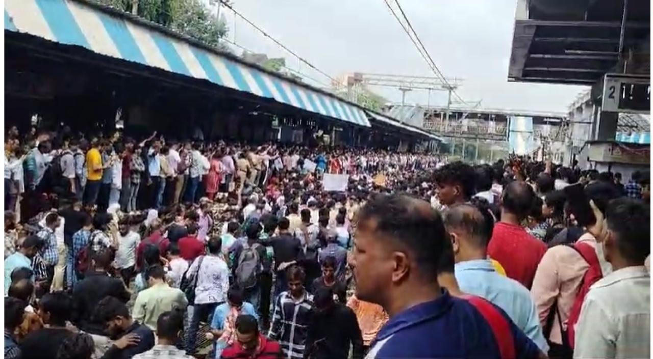 WATCH: Outrage erupts as locals block tracks at Badlapur railway station over sexual assault of 4-year-old girls in school