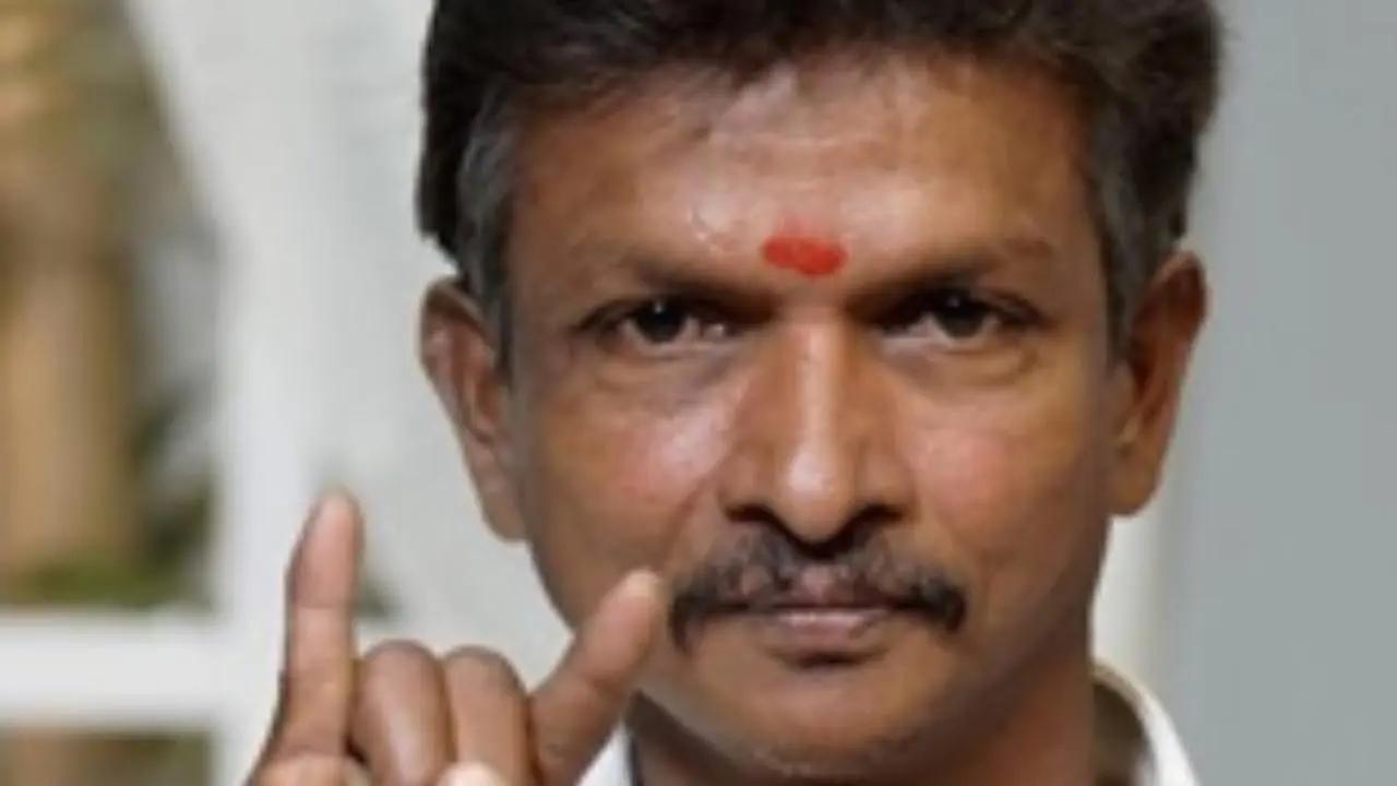 Tamil actor Bijili Ramesh, a self-proclaimed Rajinikanth fan, passed away due to prolonged illness in Chennai. He breathed his last at the age of 46. Read the full story here