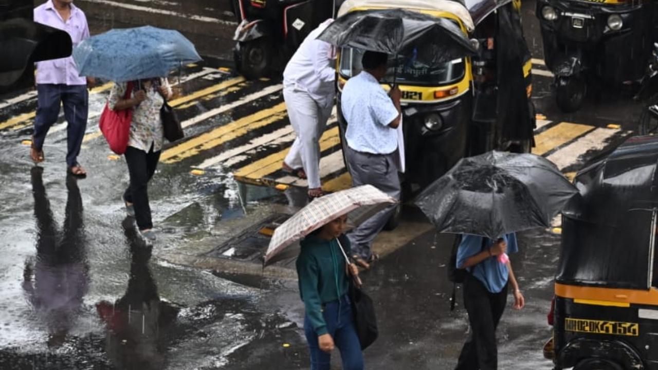 The IMD stated that heavy rainfall at isolated places in ghat areas and light to moderate rains in plains were very likely in Pune and Satara on Tuesday