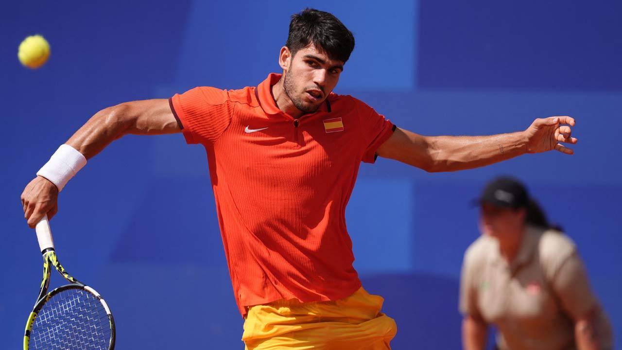 Paris Olympics 2024 Carlos Alcaraz gets into medal rounds with win