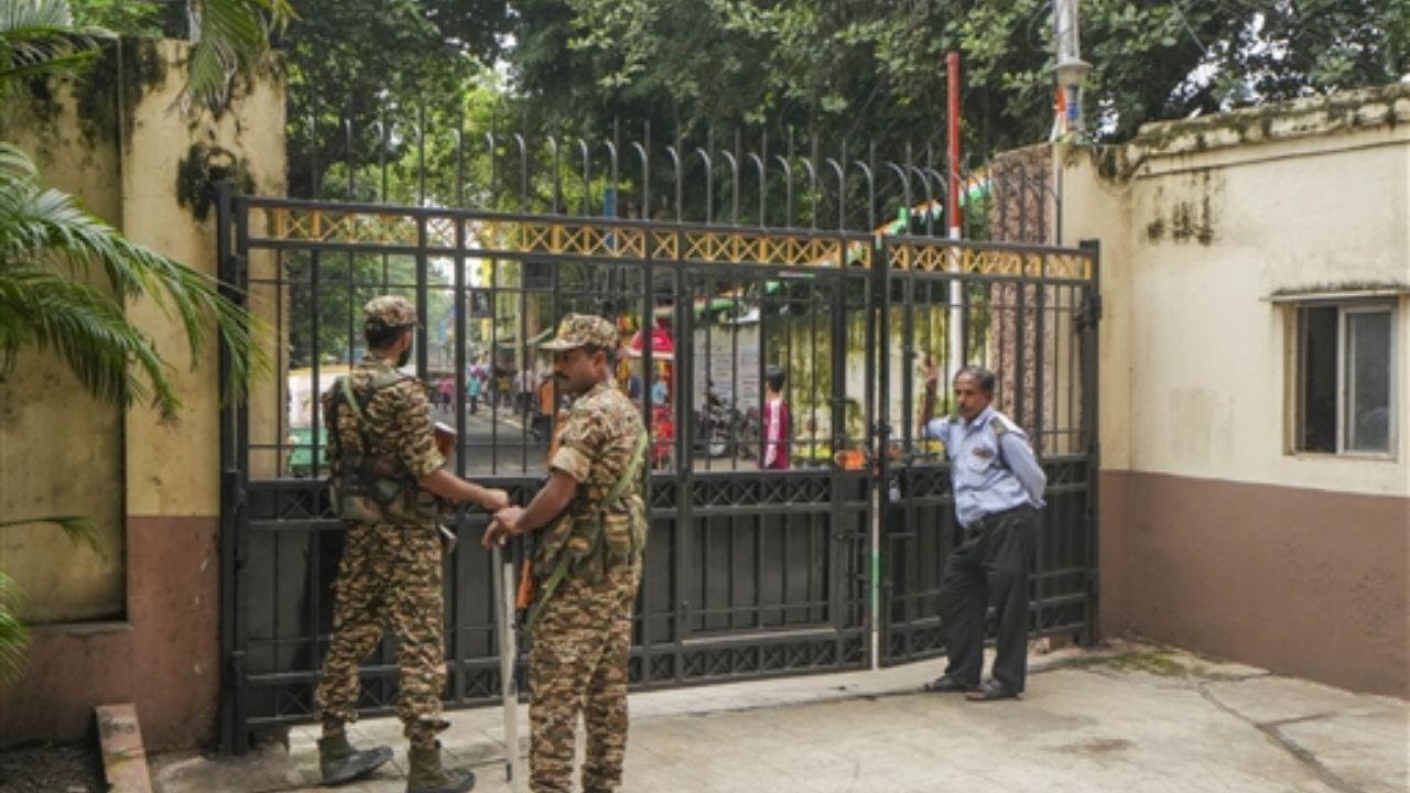 The Calcutta High Court has given the CBI three weeks to submit a progress report on the investigation into corruption at RG Kar Medical College, with a deadline of September 17.