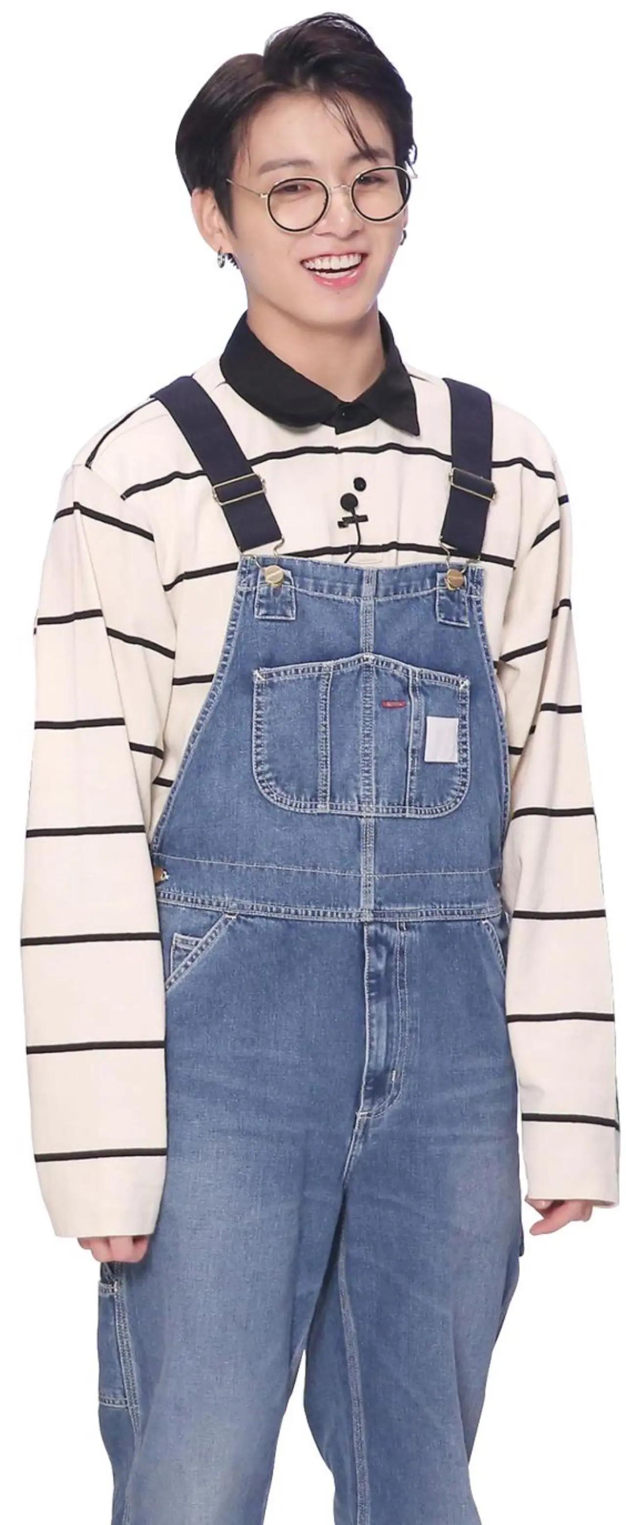  Jungkook sometimes gives into his cute, 'aegyo' side and indulges ARMYs with adorable outfits. Take this outfit for instance where he wears a full-sleeved striped sweatshirt and denim (of course) overalls. Look at those sweater paws!