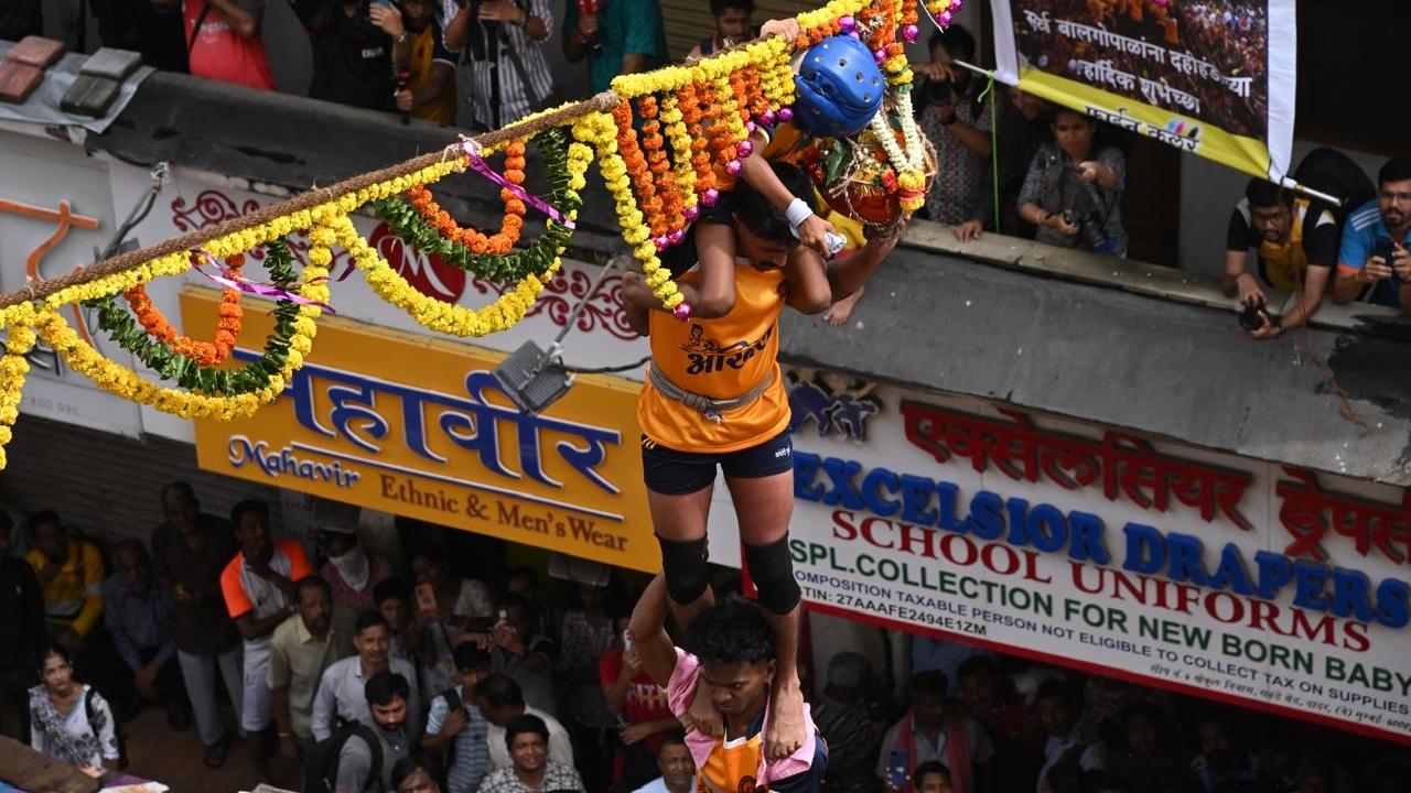 It is believed that Lord Krishna liked curd and butter as a child. Therefore, devotees re-enact his childhood days through dahi handi after Krishna Janmashtami
