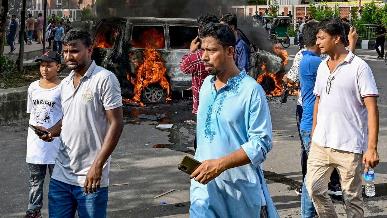In response to the escalating violence, the government imposed a nationwide curfew and ordered a complete internet shutdown. Despite these measures, protesters continued to gather in Dhaka for the 