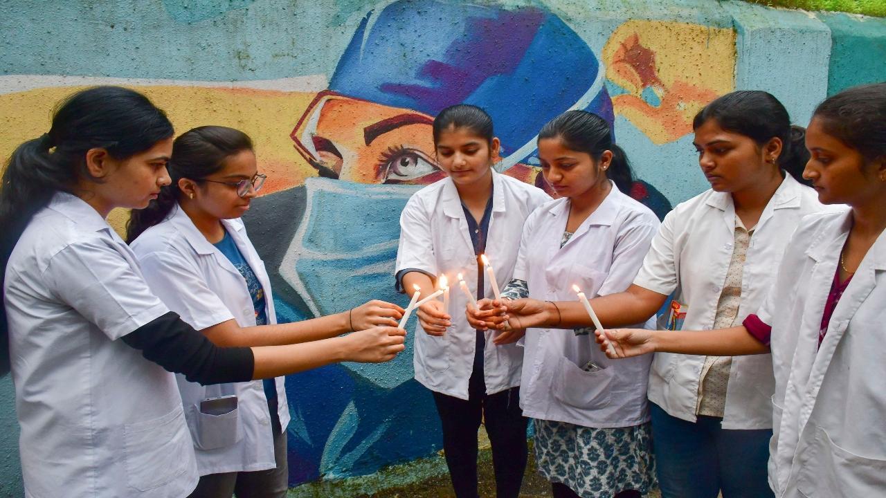 Mid-Day Top News at this hour: Mumbai doctors join their colleagues across country in protests; Markets fall marginally and more